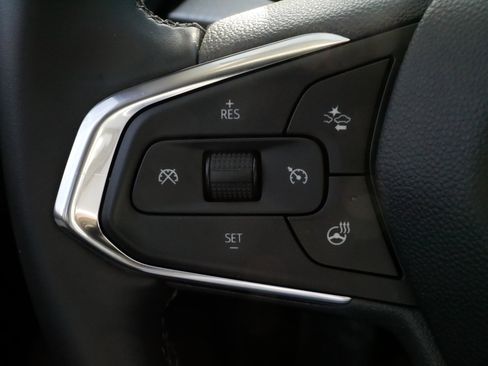 Used 2025 Chevrolet Trax LT w/ LT Convenience Package image 25