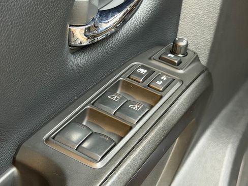 Used 2024 Nissan Titan PRO-4X w/ Pro-4x Convenience Package AWD/4WD image 38
