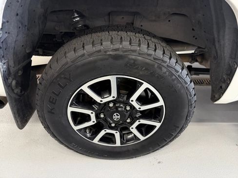 Used 2019 Toyota Tundra Limited w/ Limited Premium Package AWD/4WD image 44