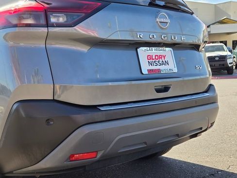 Used 2023 Nissan Rogue SV FWD image 6