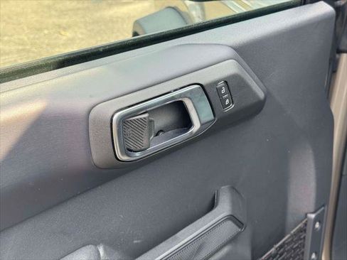 Used 2025 Ford Bronco Badlands AWD/4WD image 19