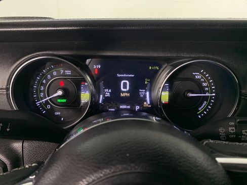 Used 2023 Jeep Wrangler Unlimited Sahara w/ Cold Weather Group AWD/4WD image 22