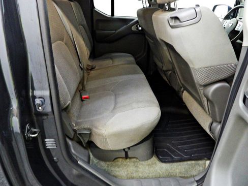 Used 2012 Nissan Frontier SV w/ SV Premium Utility Pkg AWD/4WD image 14