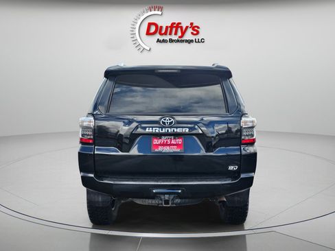 Used 2016 Toyota 4Runner SR5 AWD/4WD image 16