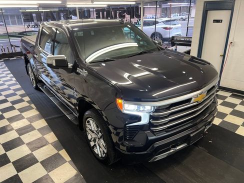 Used 2023 Chevrolet Silverado 1500 High Country w/ High Country Premium Package AWD/4WD image 18
