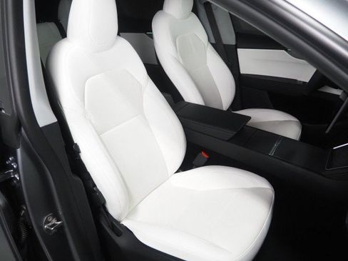 Used 2026 Tesla Model Y Long Range RWD image 2