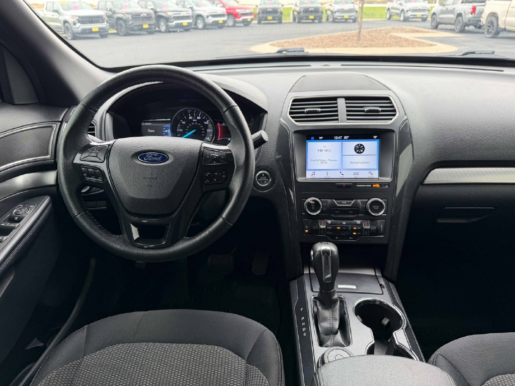 Used 2019 Ford Explorer XLT w/ Equipment Group 201A AWD/4WD image 30