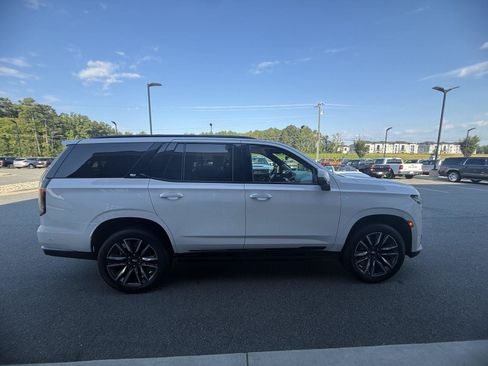 Used 2022 Cadillac Escalade Sport Platinum AWD/4WD image 36