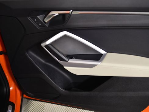 Used 2025 Audi Q3 2.0T Premium w/ Convenience Package image 21