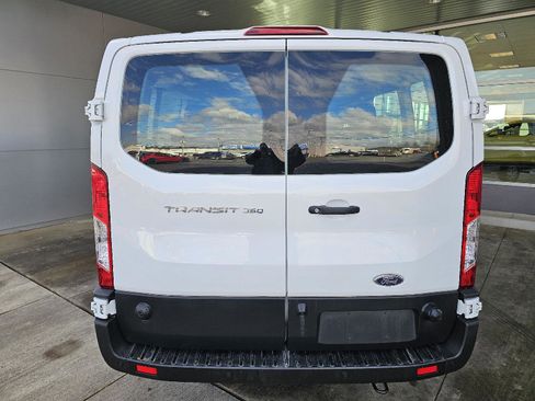 Used 2024 Ford Transit 350 XLT image 4