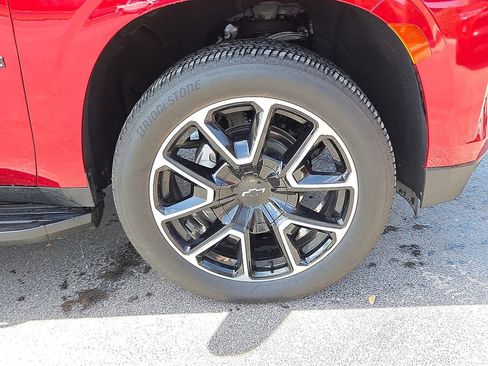 Used 2024 Chevrolet Suburban RST w/ Sport Performance Package image 7