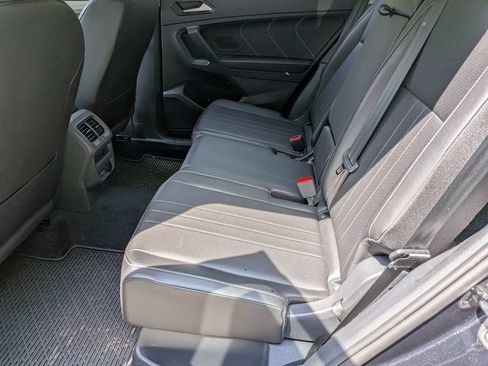 Used 2023 Volkswagen Tiguan SE AWD/4WD image 29