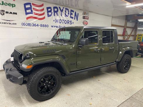 Used 2021 Jeep Gladiator Willys image 6