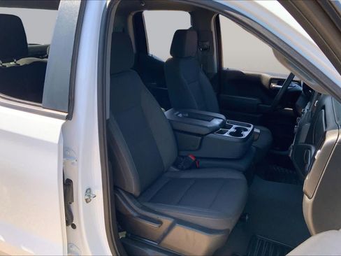 Used 2022 Chevrolet Silverado 1500 Custom RWD image 9