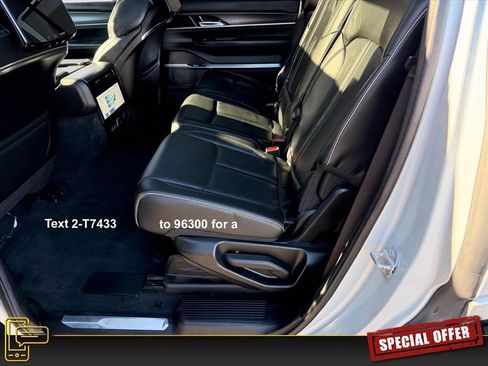 Used 2022 Jeep Grand Wagoneer Series II image 12