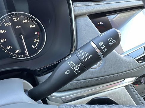 Used 2020 Cadillac XT5 Premium Luxury image 40