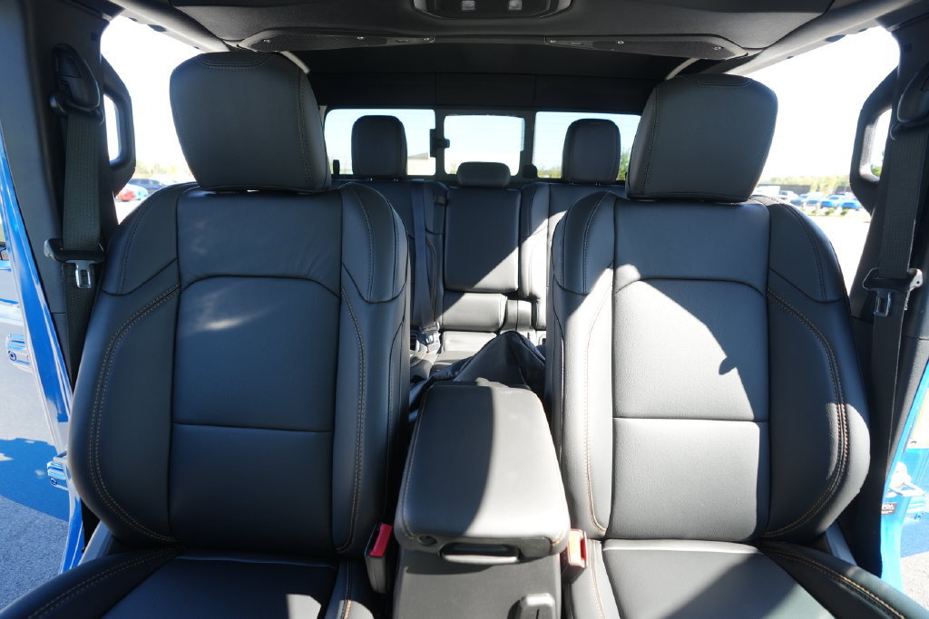 New 2026 Jeep Gladiator Sport AWD/4WD image 36