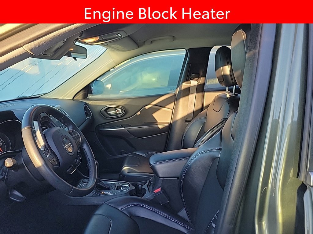 Used 2019 Jeep Cherokee Latitude Plus w/ Cold Weather Group AWD/4WD image 6