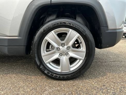 Used 2022 Jeep Compass Latitude w/ Convenience Group AWD/4WD image 18
