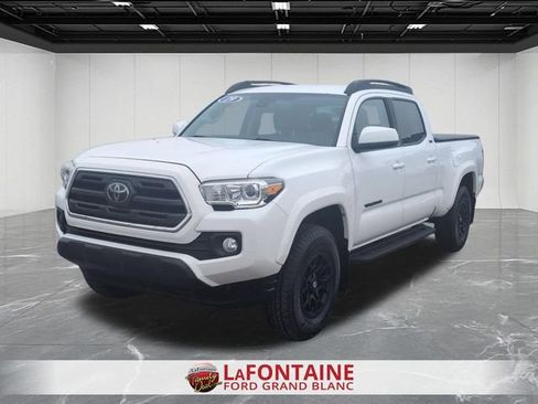 Used 2019 Toyota Tacoma SR5 w/ Four Season Floor Mat Package image 1