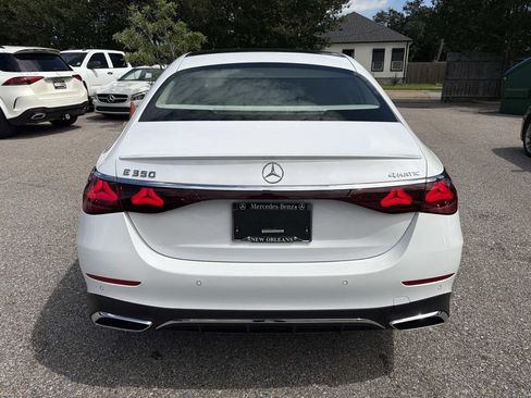 Used 2025 Mercedes-Benz E 350 4MATIC Sedan image 6