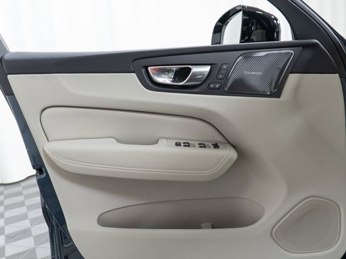 New 2026 Volvo XC60 B5 Ultra w/ Climate Package image 11