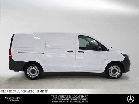 Used 2020 Mercedes-Benz Metris image 1