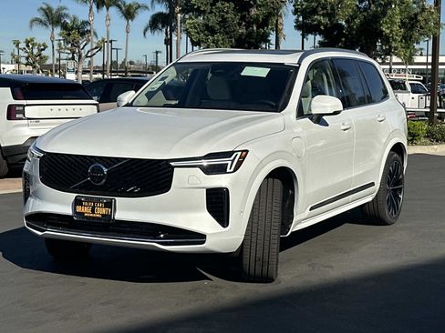 New 2026 Volvo XC90 T8 Ultra image 3