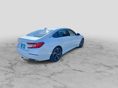 Used 2018 Honda Accord Sport image 8