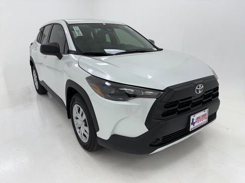 New 2026 Toyota Corolla Cross L image 2