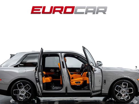 Used 2023 Rolls-Royce Cullinan Black Badge w/ Dark Exterior Package image 8