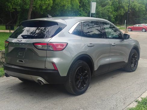 Used 2021 Ford Escape SE FWD image 4