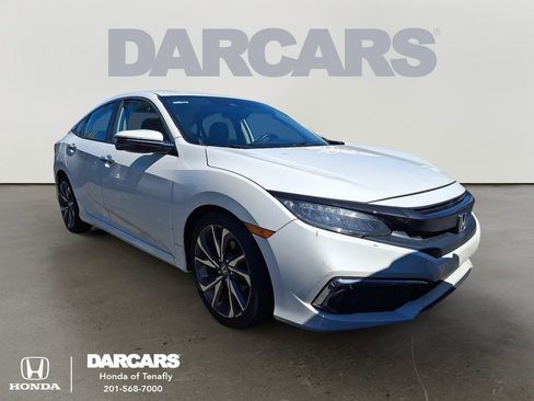 Used 2019 Honda Civic Touring image 1
