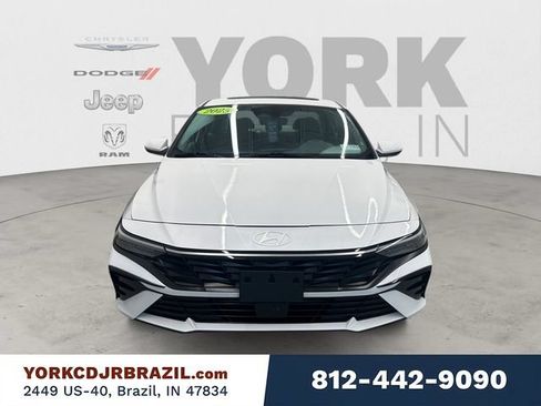 Used 2025 Hyundai Elantra SEL FWD image 8