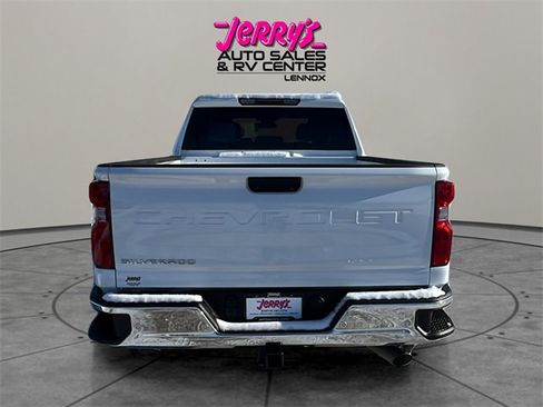 Used 2024 Chevrolet Silverado 2500 W/T image 14