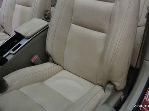 Used 2011 Volvo C70 T5 w/ Convenience Pkg image 18