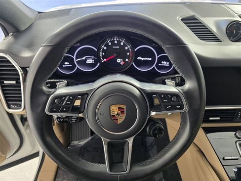 Used 2022 Porsche Cayenne Coupe image 18
