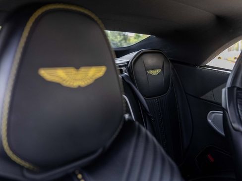 Used 2022 Aston Martin DB11 Volante RWD image 59