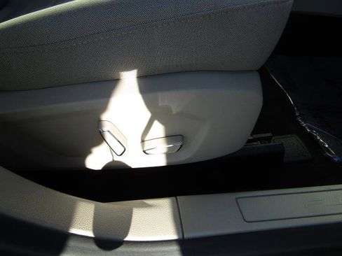 Used 2019 Ford Fusion SE image 9