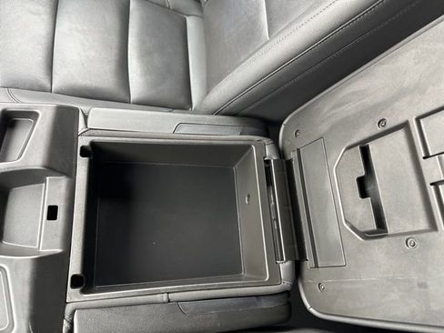 Used 2025 GMC Sierra 1500 SLT image 30