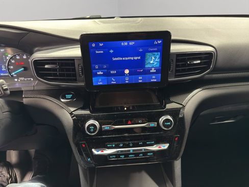 Used 2023 Ford Explorer ST-Line w/ Class IV Trailer Tow Package image 21