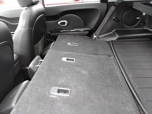 Used 2016 Kia Soul ! w/ Premium Package image 9