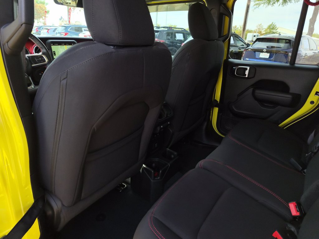 Used 2023 Jeep Wrangler Unlimited Rubicon w/ Cold Weather Group AWD/4WD image 10
