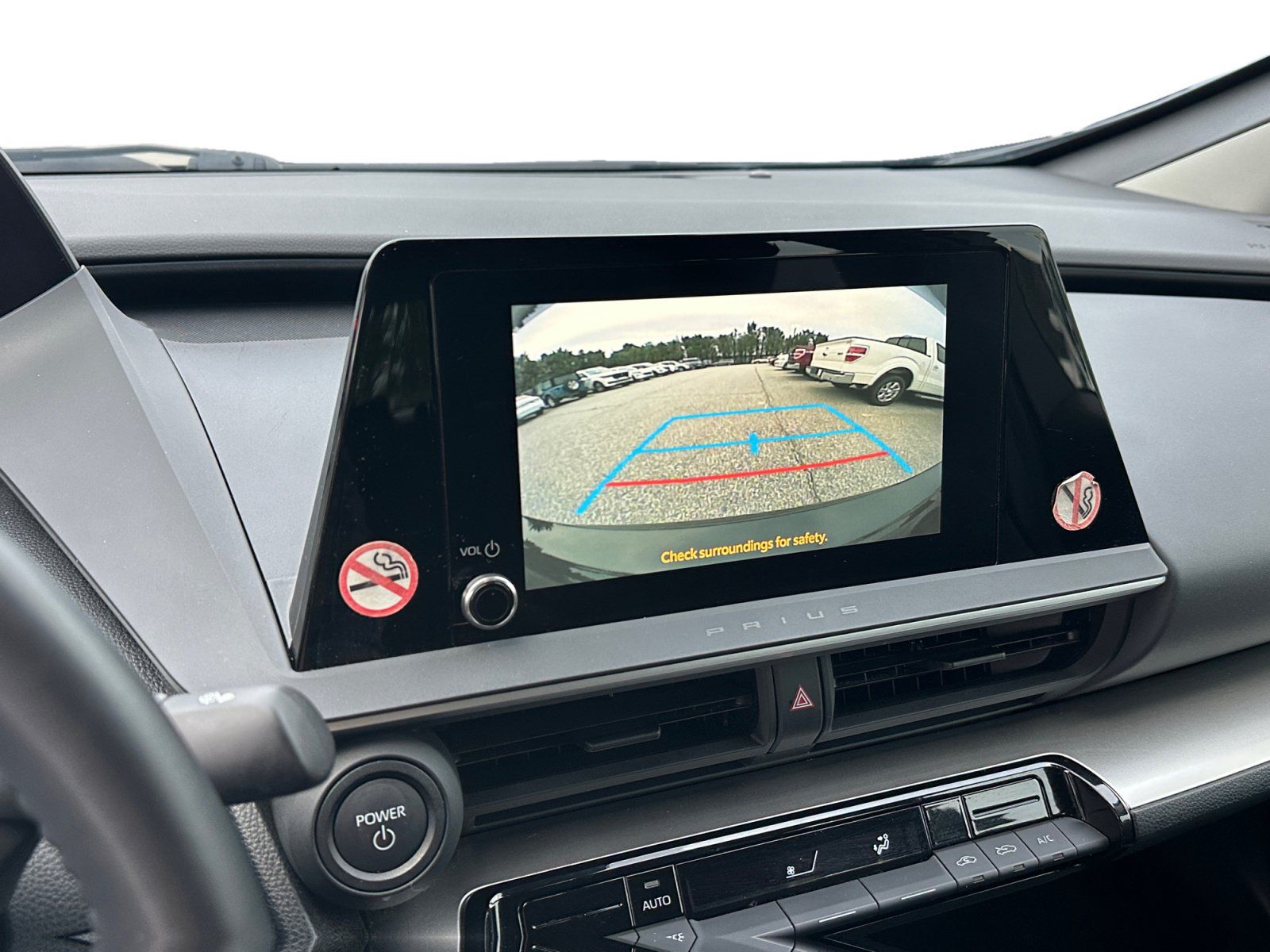 Used 2025 Toyota Prius LE FWD image 15