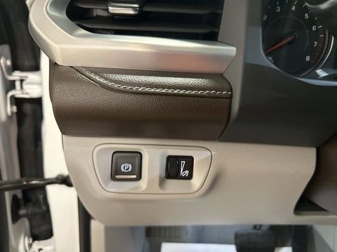 Used 2023 GMC Acadia SLT w/ Preferred Package FWD image 21