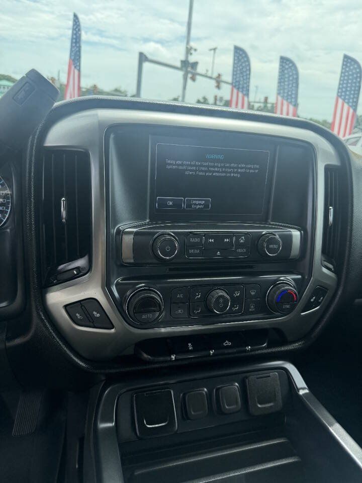 Used 2018 Chevrolet Silverado 1500 LT w/ All Star Edition AWD/4WD image 4