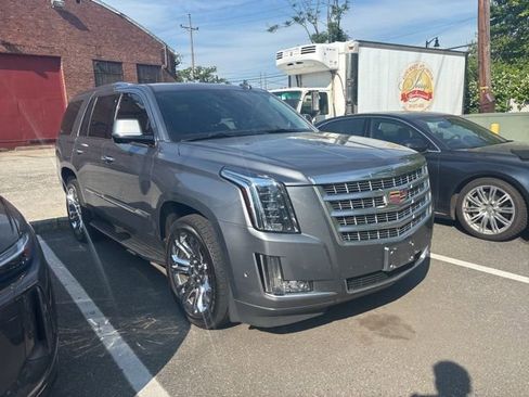Used 2020 Cadillac Escalade Luxury w/ LPO, Radiant Package AWD/4WD image 11