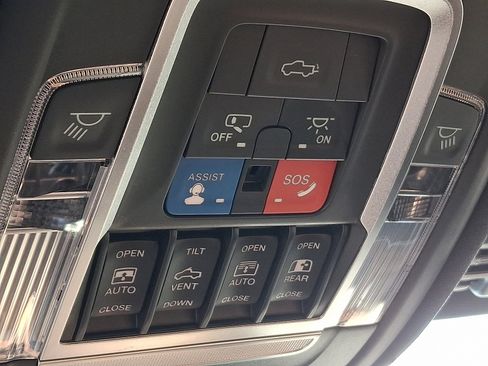 Certified 2021 RAM 1500 Limited image 28