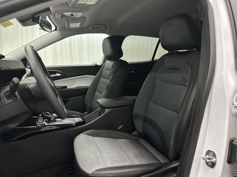 Used 2024 Chevrolet Trax LT image 17