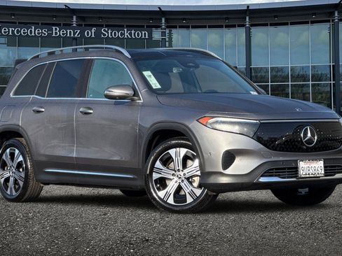 Used 2025 Mercedes-Benz EQB 300 EQB 300 image 2